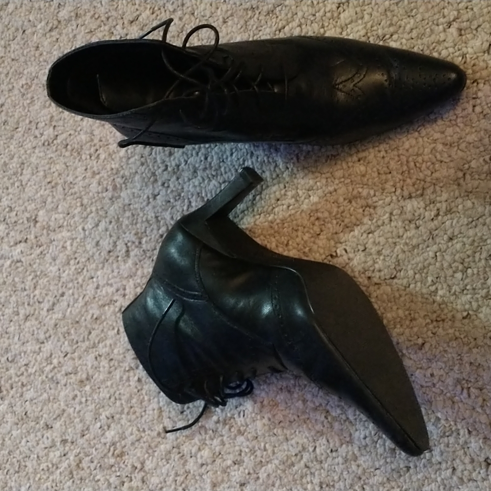 Newport News Black Boots